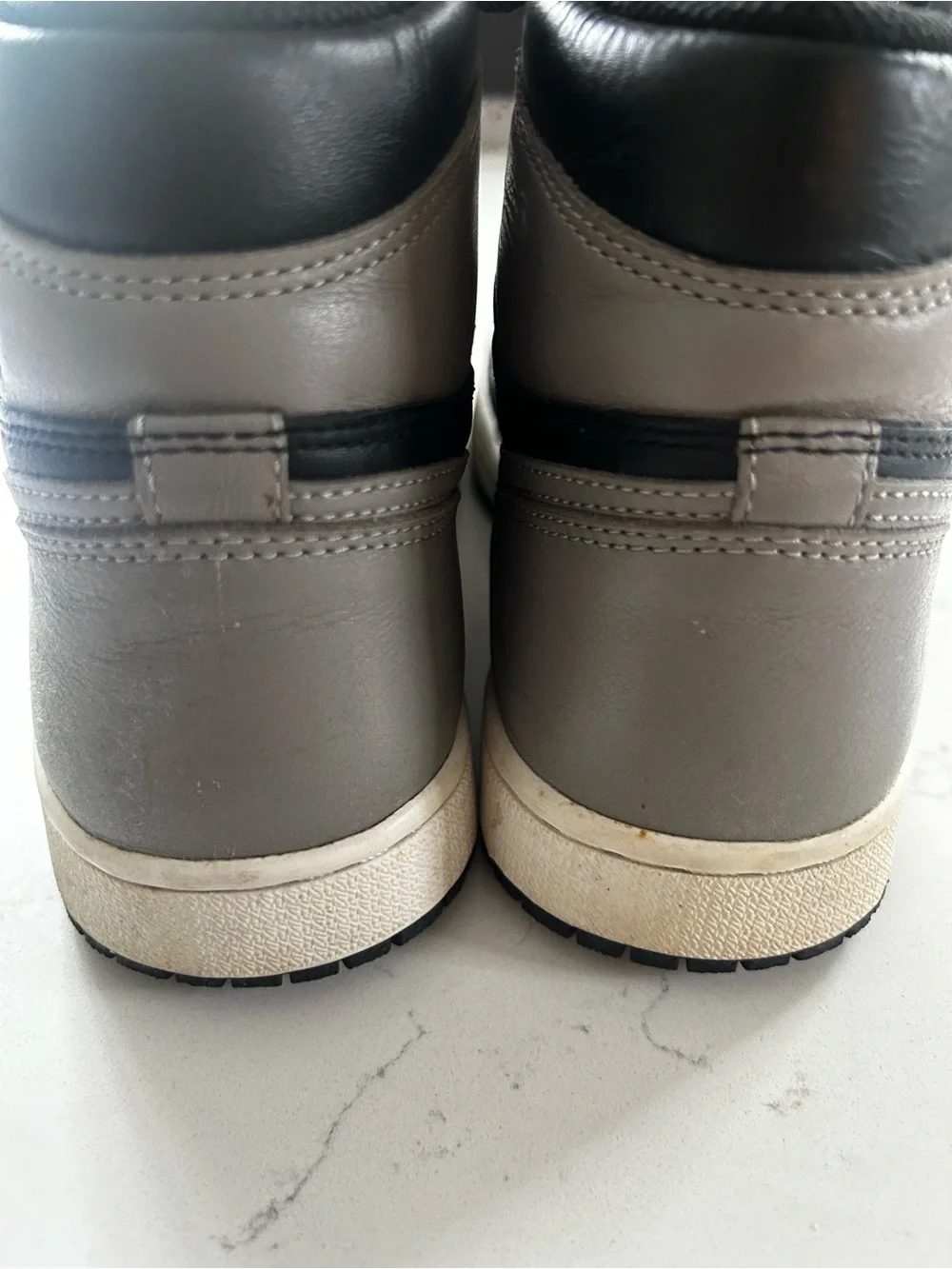 2018 Air Jordan 1 retro high og shadow grey/black men’s size 7